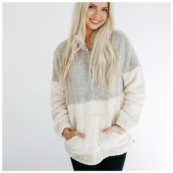 Fuzzy Half-Zip Taupe/Cream Pullover Sweater. (1L) - Picture 2 of 6
